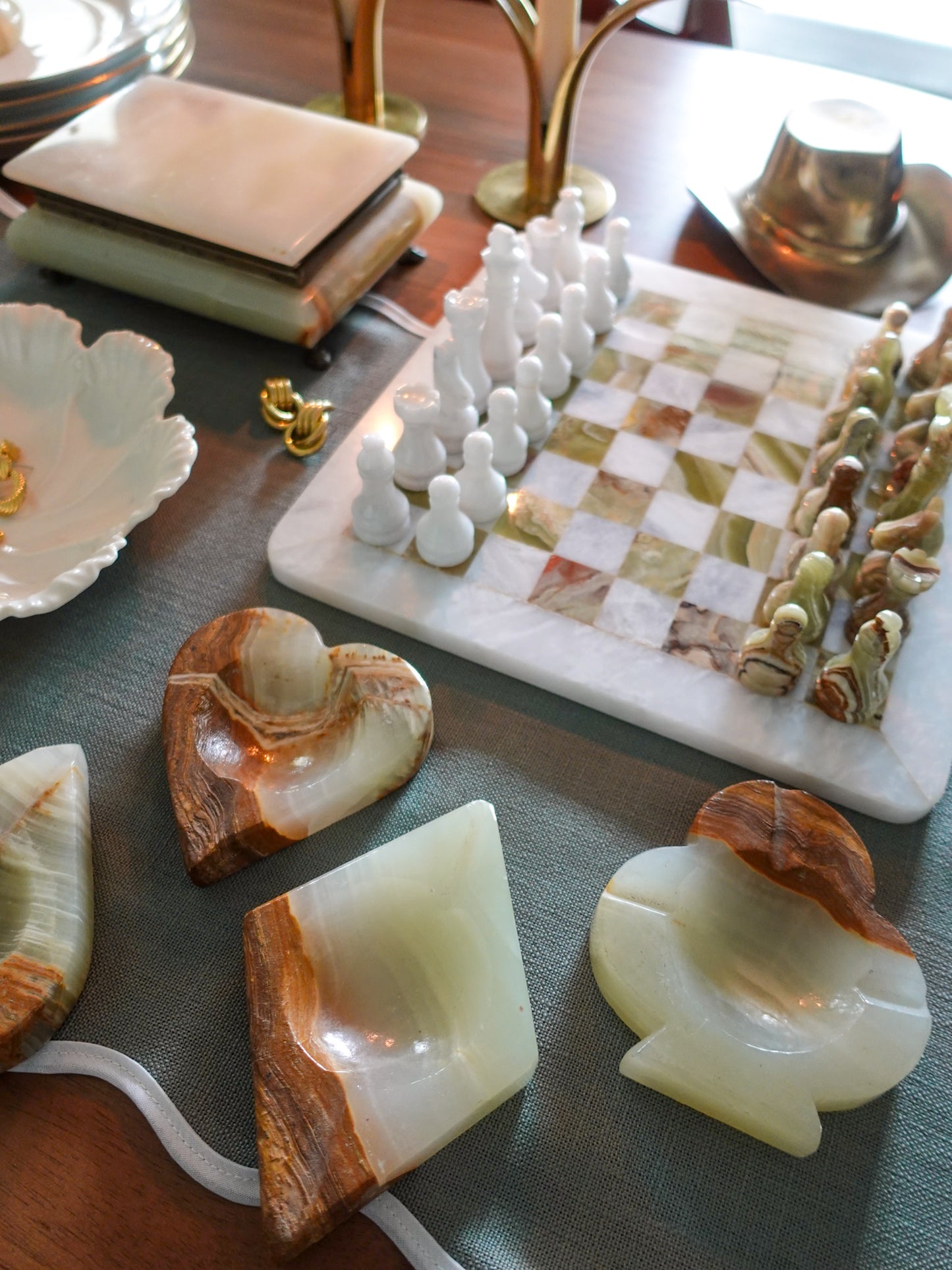 Vintage Onyx Card Suit Ashtray Set