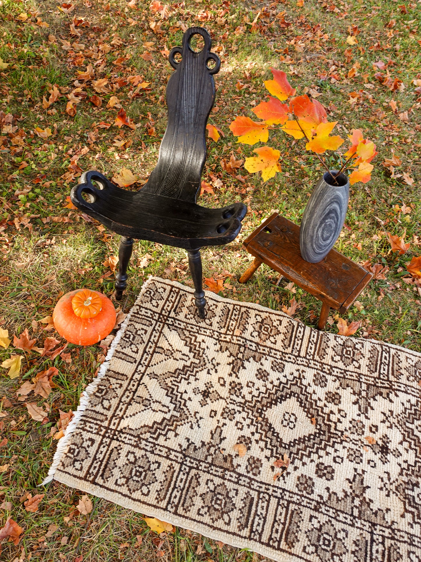 Cream & Brown Vintage Rug - 4’ x 2.5’