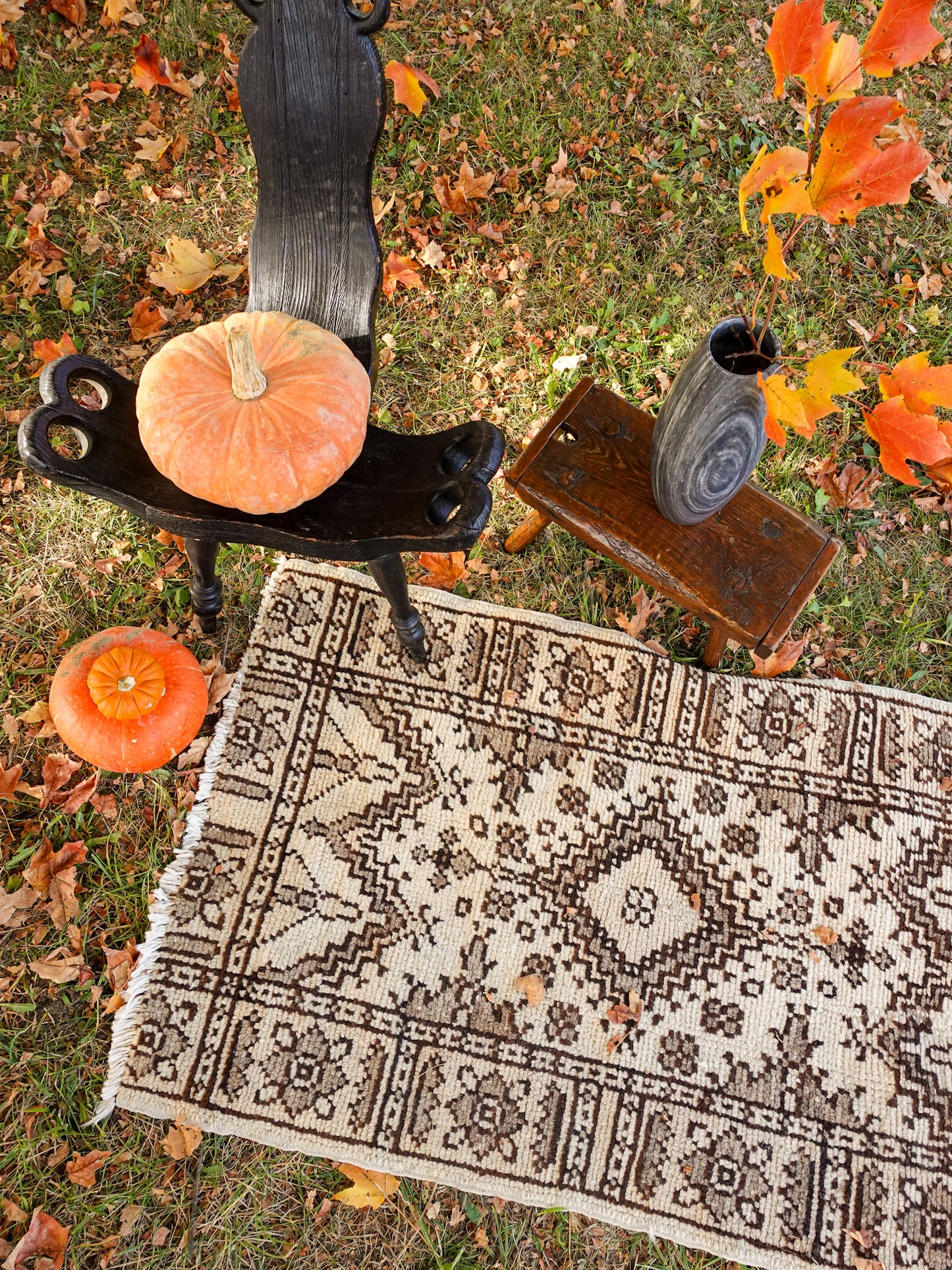 Cream & Brown Vintage Rug - 4’ x 2.5’